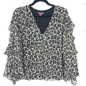 VINCE CAMUTO cheetah print ruffle sleeve v- neck blouse O11 slightly used